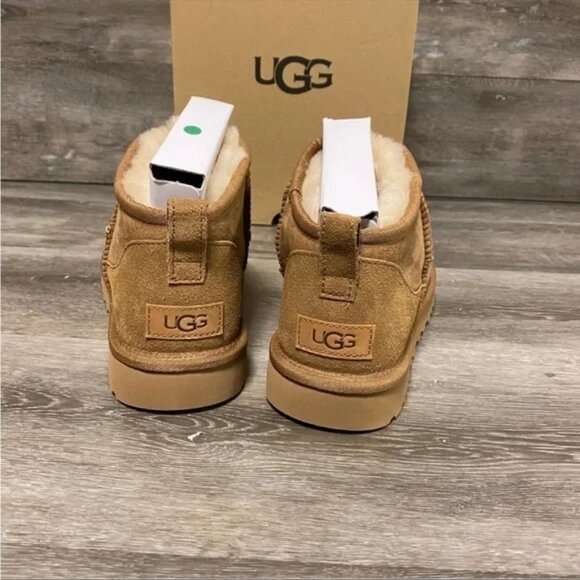 UGG Classic Ultra Mini Chestnut - Picture 2 of 5